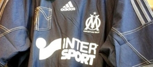 Le maillot en jeans sera bien le "away"