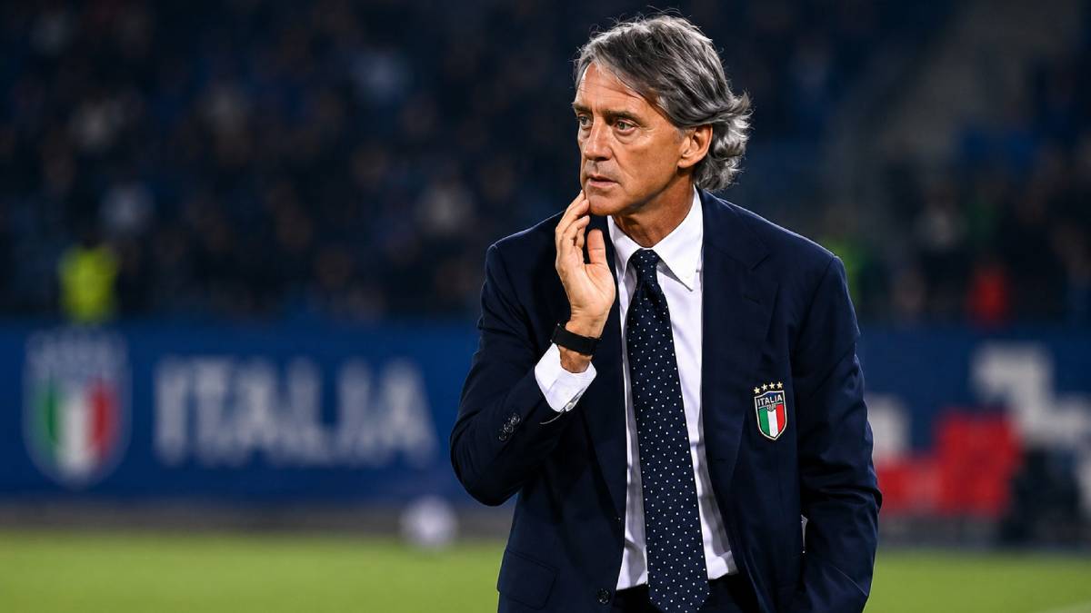 Foot - Roberto Mancini écarte neuf joueurs avant le choc face à la France
