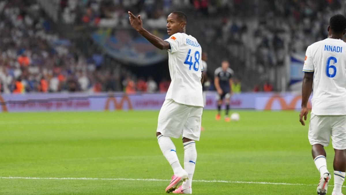 OM - Maoulida félicite Abdallah après son premier but en Ligue Europa