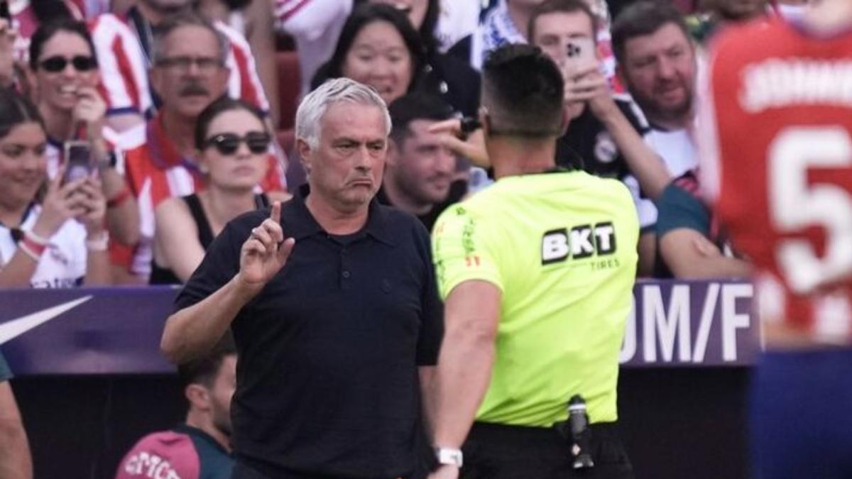 Foot - "Il n'est sans doute pas un grand arbitre", Mourinho charge l'arbitre après la défaite dans le derby